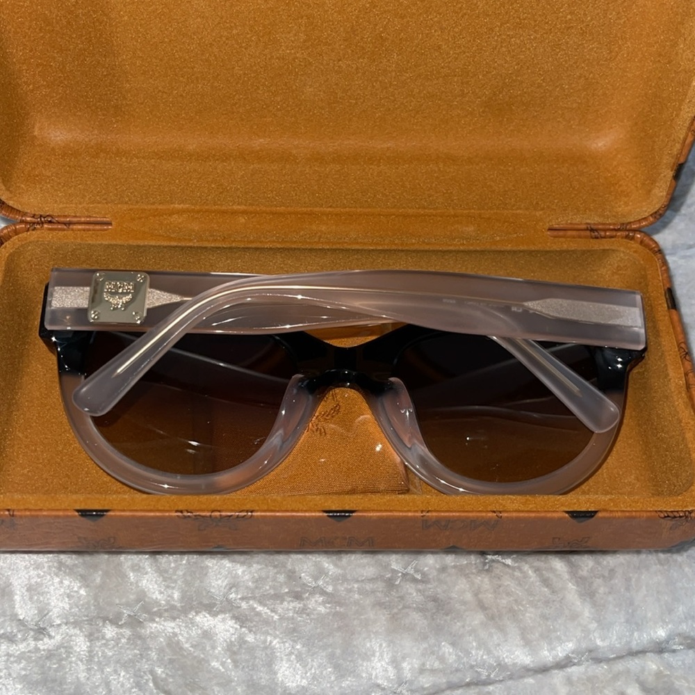 MCM sunglasses 🕶️ brand new with box excellent condition size 53 - Picture 11 of 11